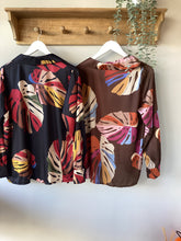 Load image into Gallery viewer, Tropical Leaf Print Collared Blouse
