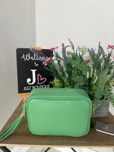 Load image into Gallery viewer, Elie Beaumont Crossbody Pistachio
