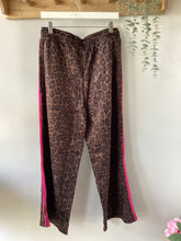 Load image into Gallery viewer, Malissa J Leopard Print Joggers