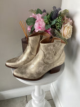 Load image into Gallery viewer, Findlay Gold Shimmer Cowboy Boot