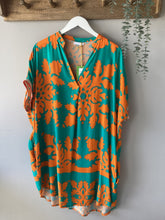 Load image into Gallery viewer, Santorini Breeze Tunic