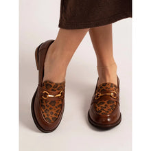 Load image into Gallery viewer, Lunar Sherry Tan Loafer
