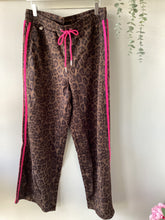 Load image into Gallery viewer, Malissa J Leopard Print Joggers