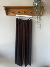 Load image into Gallery viewer, Crinkle textured Wide-Leg Trousers