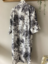 Load image into Gallery viewer, The Serendipity LONG 100% Natural Cotton Black/White Crane Natural Kimono