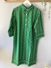 Load image into Gallery viewer, Alice Collins Beth Wavy Dress