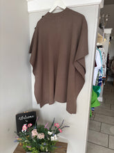 Load image into Gallery viewer, Alice Collins Karlie Cape