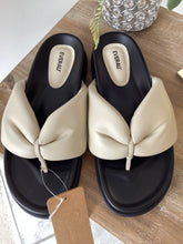 Load image into Gallery viewer, EverAU Australia Bubble Sandal