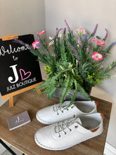 Load image into Gallery viewer, Lunar St Ives-White