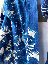 Load image into Gallery viewer, Elie Beaumont Serendipity Blue PalmCotton Kimono