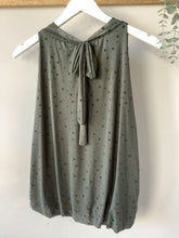 Load image into Gallery viewer, Dotted Sleeveless Bubble Hem Top