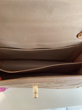 Load image into Gallery viewer, Quilted Heart Chain Shoulder Bag