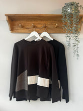 Load image into Gallery viewer, Peruzzi Appliqué Top