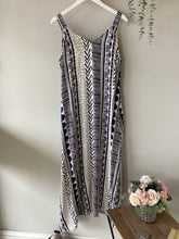 Load image into Gallery viewer, Abstract Print Sleeveless Midi Dress