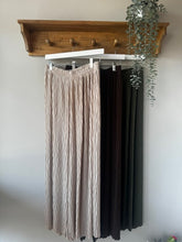 Load image into Gallery viewer, Crinkle textured Wide-Leg Trousers