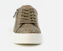 Load image into Gallery viewer, Lunar Charm Zip Trainer