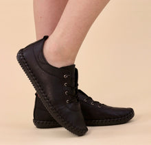 Load image into Gallery viewer, Lunar St Ives-black