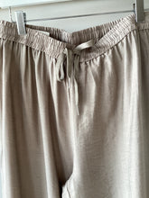 Load image into Gallery viewer, Malissa J Frill Hem Trousers
