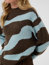 Load image into Gallery viewer, Saint Tropez Mallie Pullover
