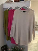 Load image into Gallery viewer, Round Hem Soft Knit Pocket Jumper
