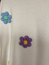 Load image into Gallery viewer, Crochet Flower Jumper
