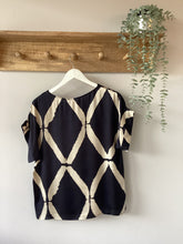 Load image into Gallery viewer, Peruzzi Cross Print Top
