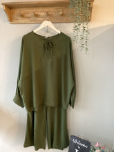 Load image into Gallery viewer, Bow Tie Suit
