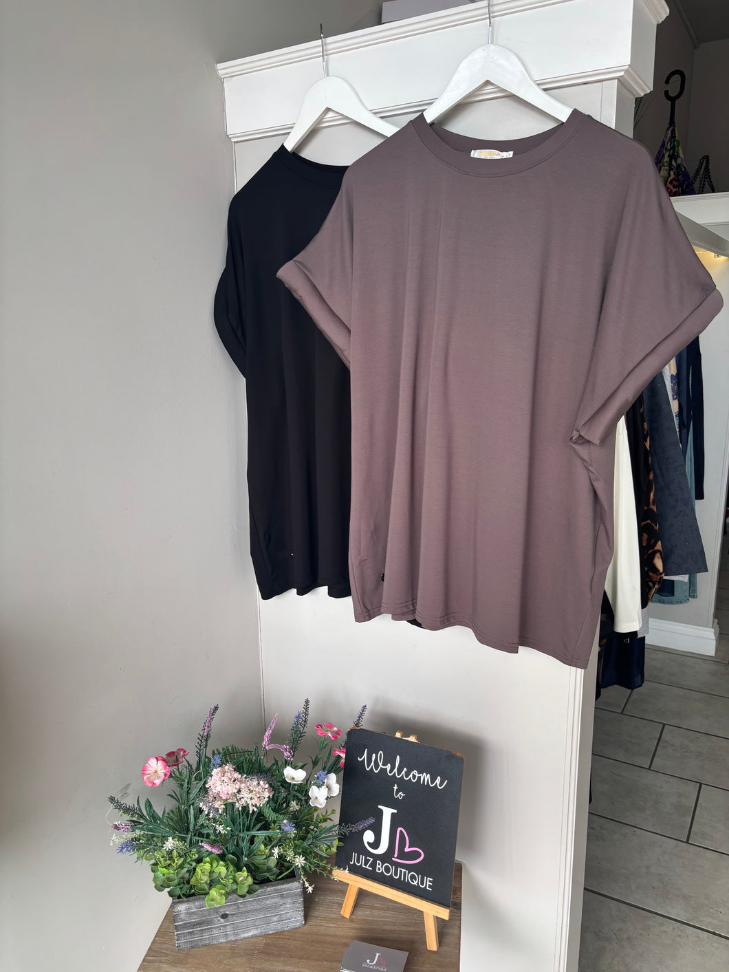 Malissa J - Padded Edge Sleeve Top