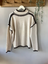 Load image into Gallery viewer, Solo Contrast Trim Zip Jumper
