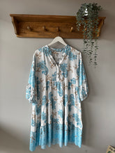 Load image into Gallery viewer, Paisley 3/4 Sleeve Shift Dress
