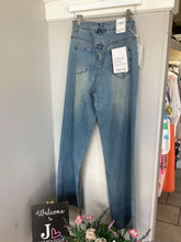 Load image into Gallery viewer, G Smack Wide Leg Stretch Jean
