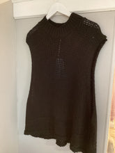 Load image into Gallery viewer, Sleeveless Chunky Knit Tunic Top
