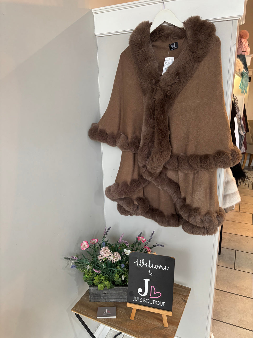 Faux Fur Trim Tiered Cape