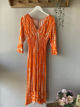 Load image into Gallery viewer, V Neck Bold Print Elastic Dress
