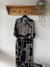Load image into Gallery viewer, Peruzzi - Geo Print Dress
