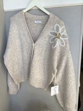 Load image into Gallery viewer, Flower Cardigan
