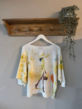 Load image into Gallery viewer, Lady in the Hat Fine Knit Top
