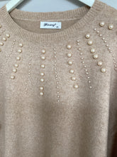 Load image into Gallery viewer, Pearl Detail Jumper
