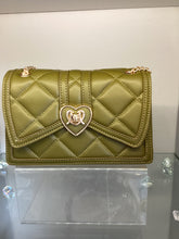 Load image into Gallery viewer, Quilted Heart Chain Shoulder Bag
