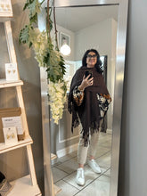 Load image into Gallery viewer, Tassel Shawl

