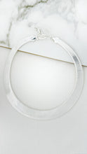Load image into Gallery viewer, Envy Circular Chocker Necklace
