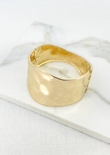 Load image into Gallery viewer, Envy Textured Chunky Bangle
