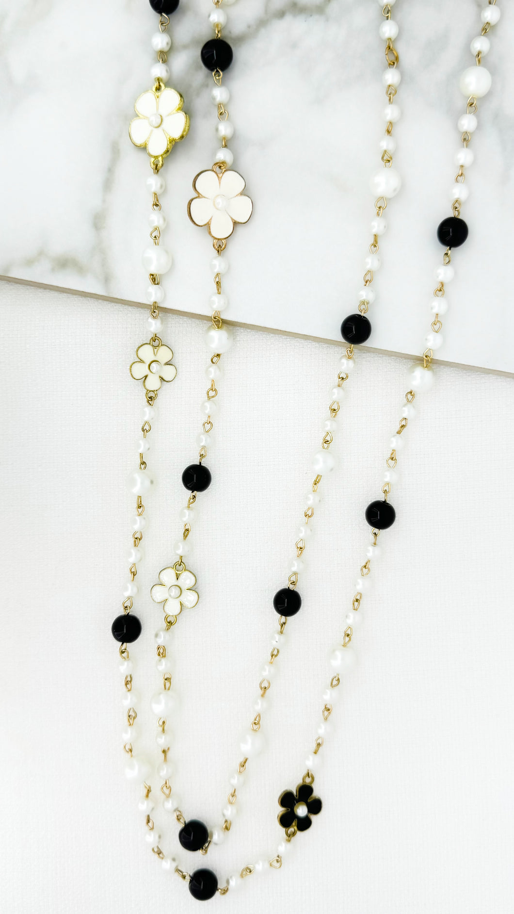 Envy Monochrome Flower Necklace