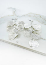 Load image into Gallery viewer, Envy Delicate Flower Stud Earrings
