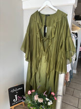 Load image into Gallery viewer, Ruffle Lightweight Jacket
