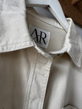 Load image into Gallery viewer, Lightweight Denim Style Jacket
