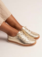 Load image into Gallery viewer, Lunar Evette Soft Plimsol
