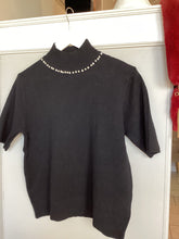 Load image into Gallery viewer, Short Sleeve Pearl Neck Jumper
