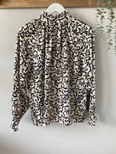 Load image into Gallery viewer, Solo Chloe Print Blouse

