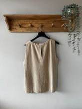 Load image into Gallery viewer, Peruzzi - Pleat Shell Top
